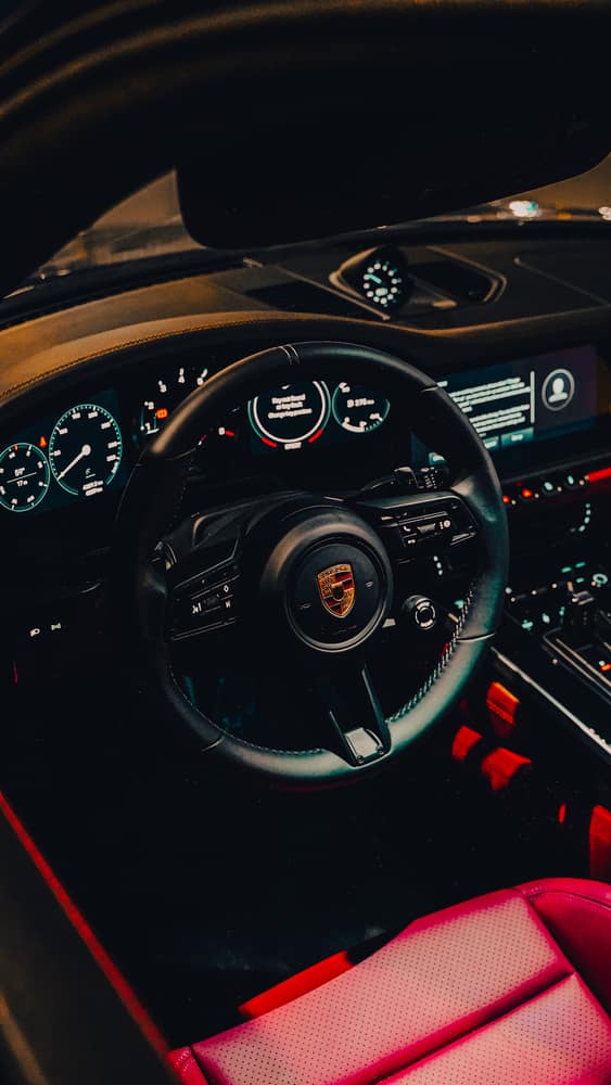 AUTOMOBILE