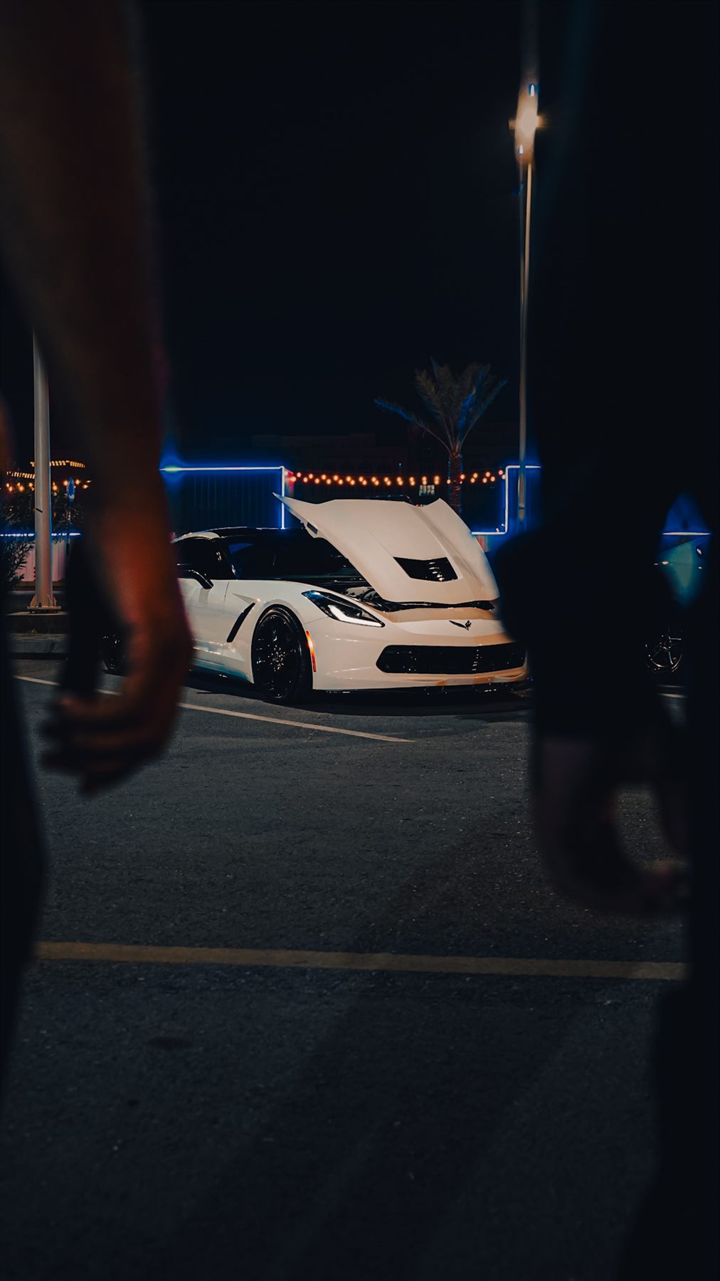 AUTOMOBILE